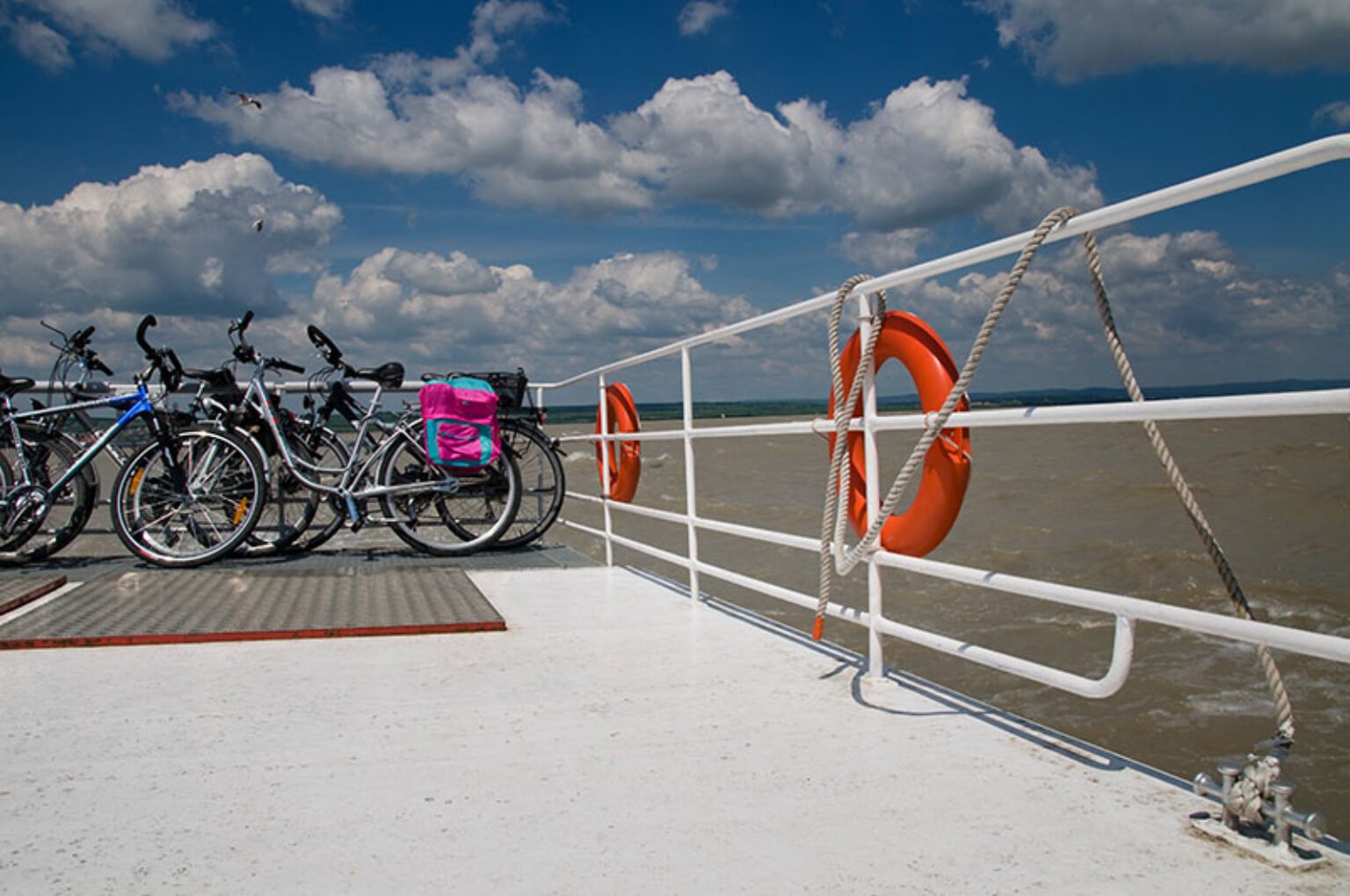 Westerschelde ferry van Vlissingen naar Breskens