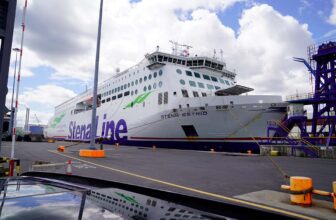 Veerboot Stena Estrid aan de kade in de haven van Dublin