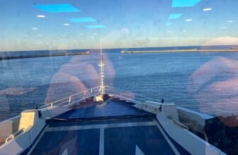 Uitzicht vanaf de Scandlines veerboot bij de haven
