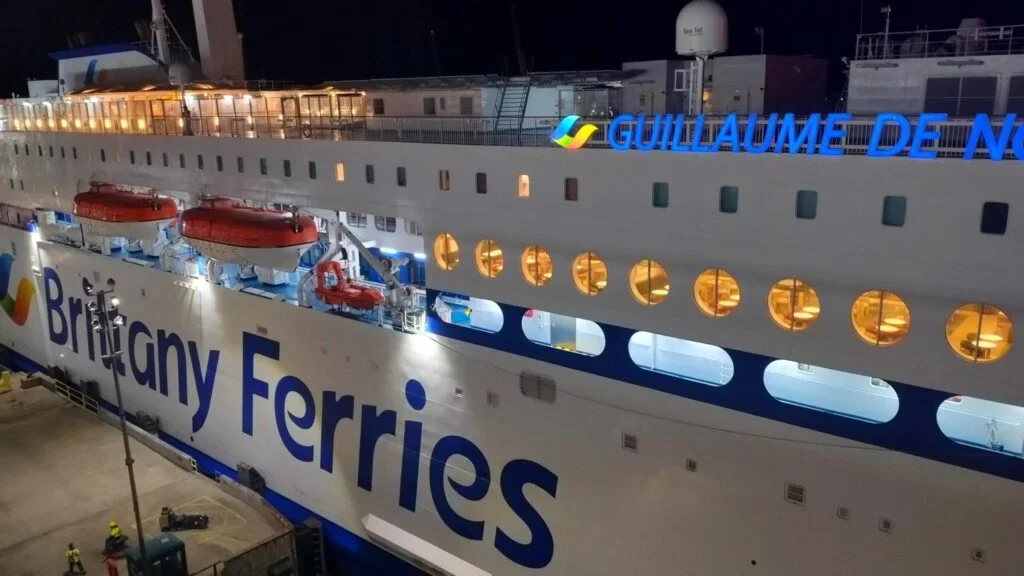 Veerboot Guillaume de Normandy: gezien vanaf de Santona veerboot.